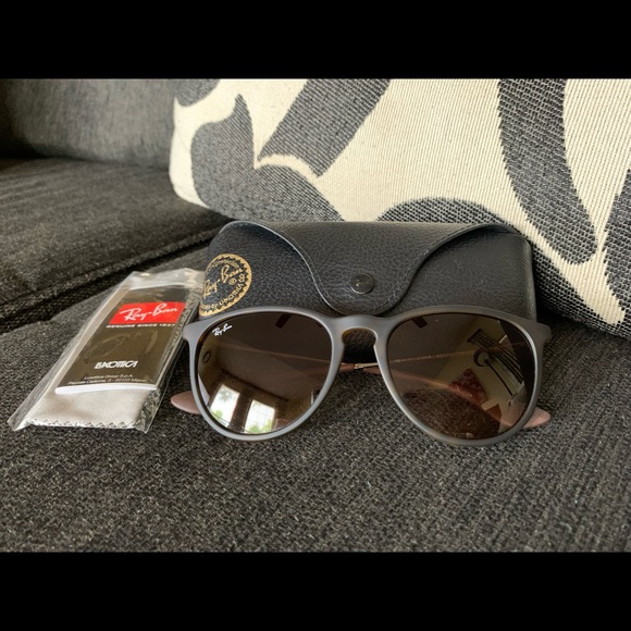 ✅Ray Ban - Erika Brown Sunglasses!